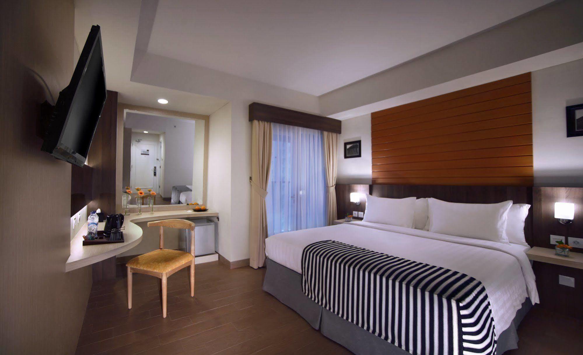 Vega Hotel Gading Serpong Dış mekan fotoğraf